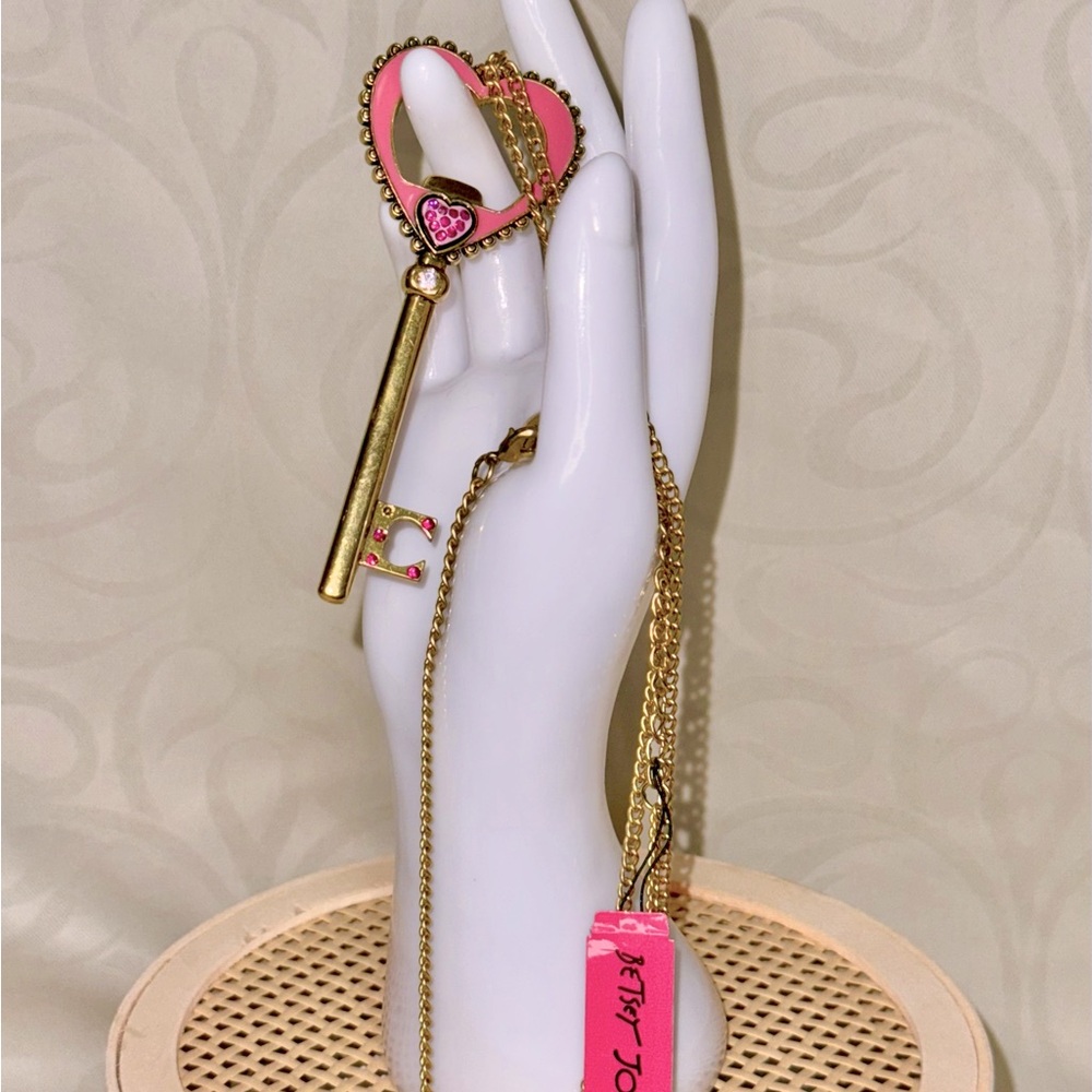 Betsey Johnson key shaped bottle opener necklace